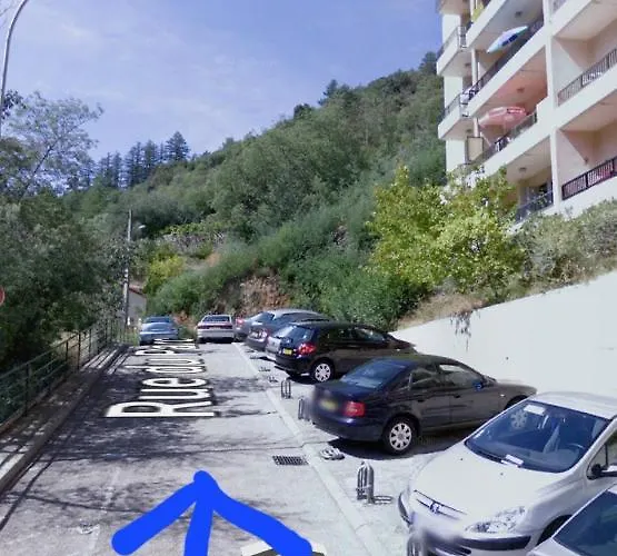 Joli Studio Renove Situe Au Pied Des Thermes